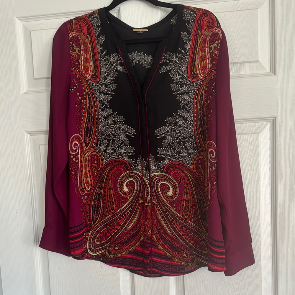 Elegant Paisley Women's Top - Black and Red